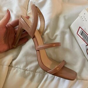 Like New Strappy Heels Nude